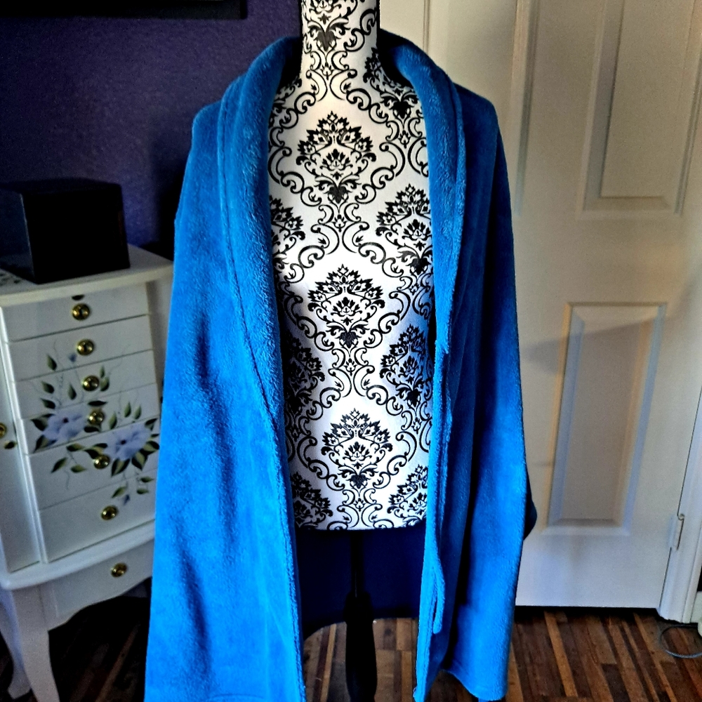 Plush Robe - Picture 2 of 3